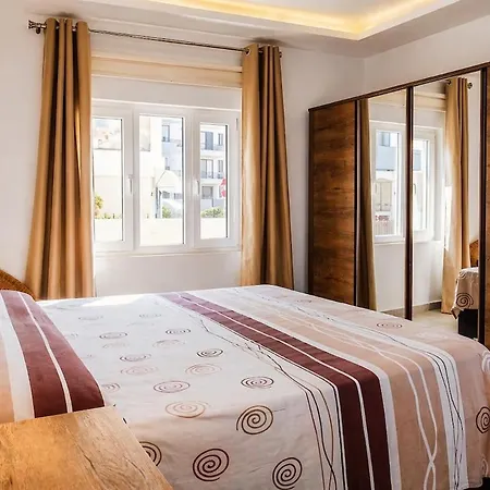 Spacious 3br Terrace Near Qawra Seafront 아파트 *